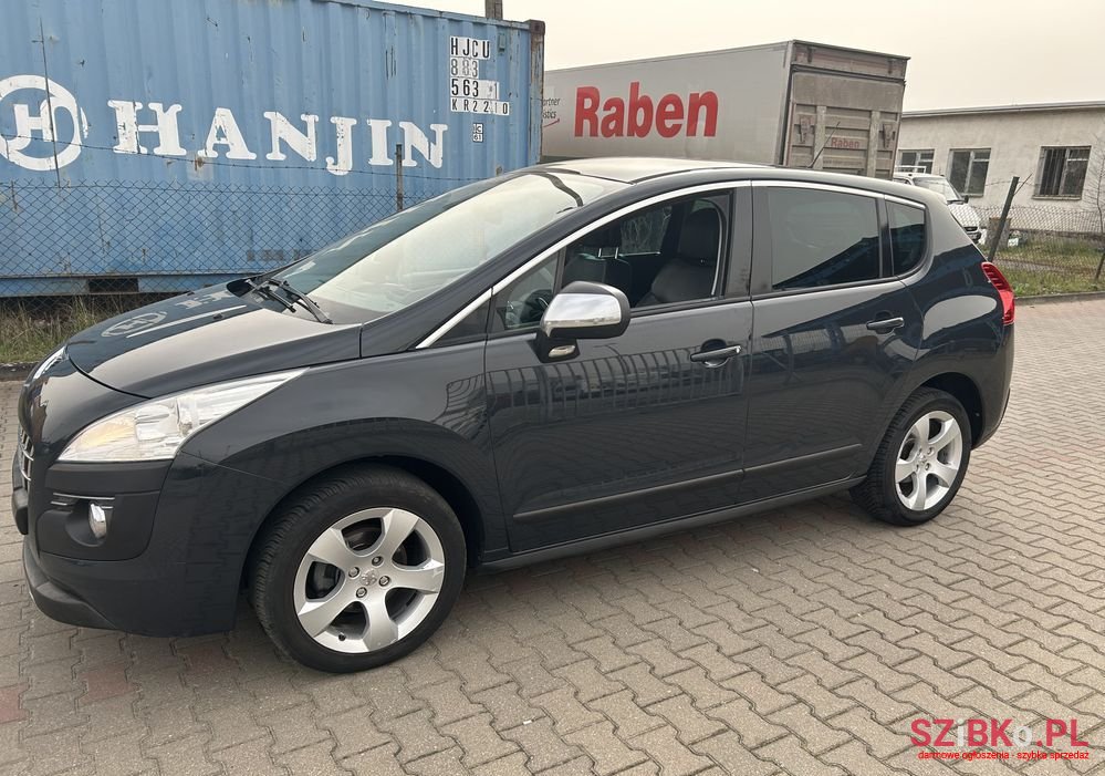 2011' Peugeot 3008 1.6 Hdi Premium photo #3