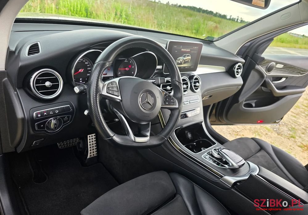 2018' Mercedes-Benz GLC 220 D 4-Matic photo #6
