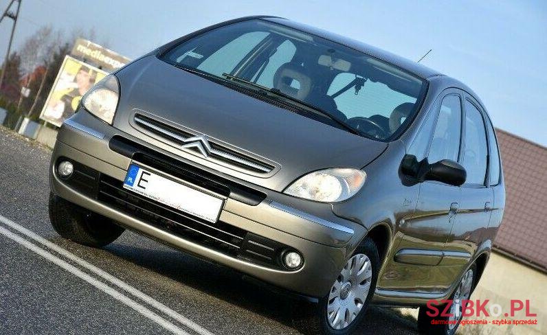 2009' Citroen Xsara Picasso photo #1