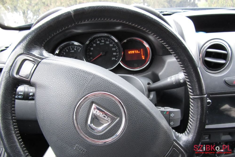 2015' Dacia Duster photo #2