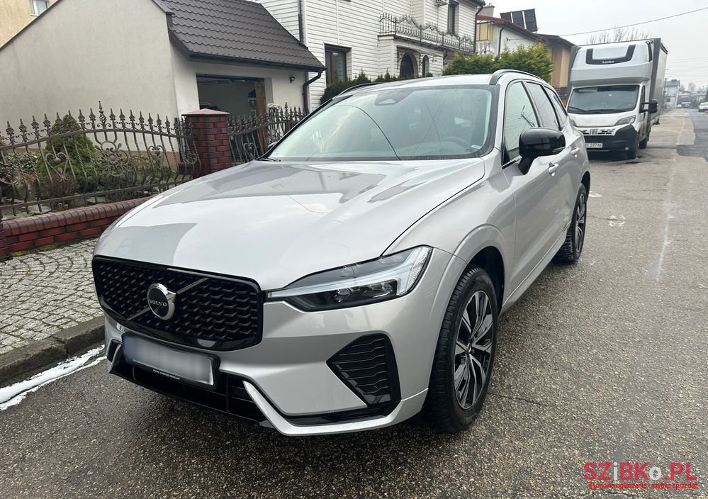 2023' Volvo Xc 60 B4 B Plus Dark photo #1