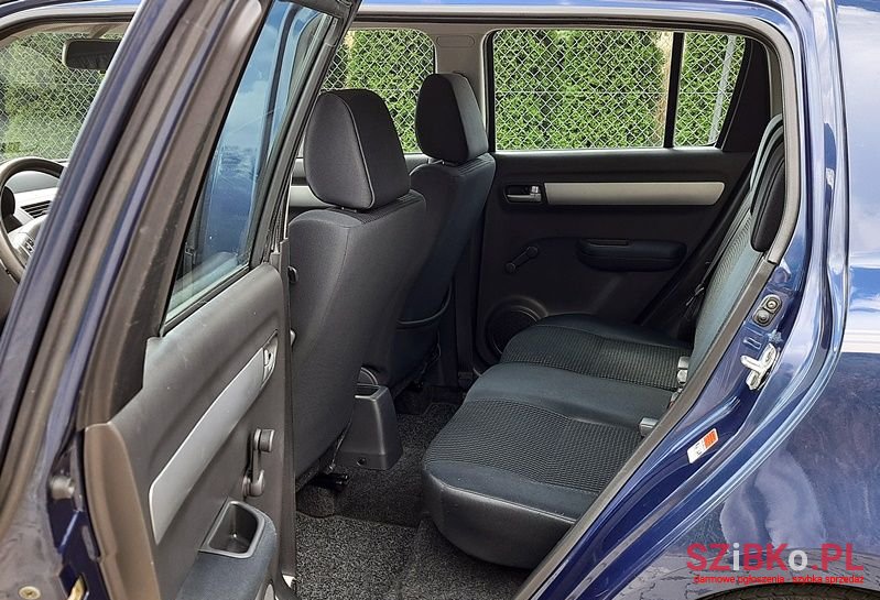 2005' Suzuki Swift photo #6