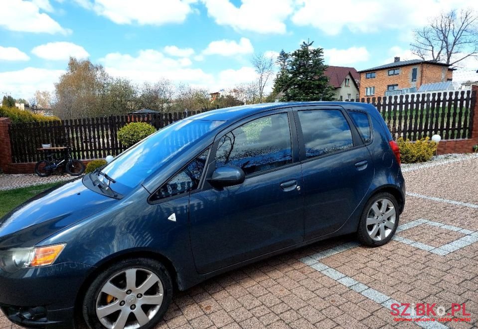 2009' Mitsubishi Colt photo #6