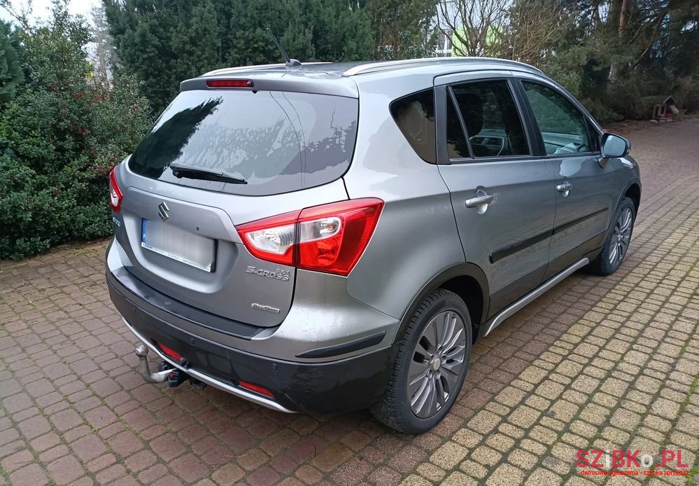 2014' Suzuki SX4 S-Cross photo #2