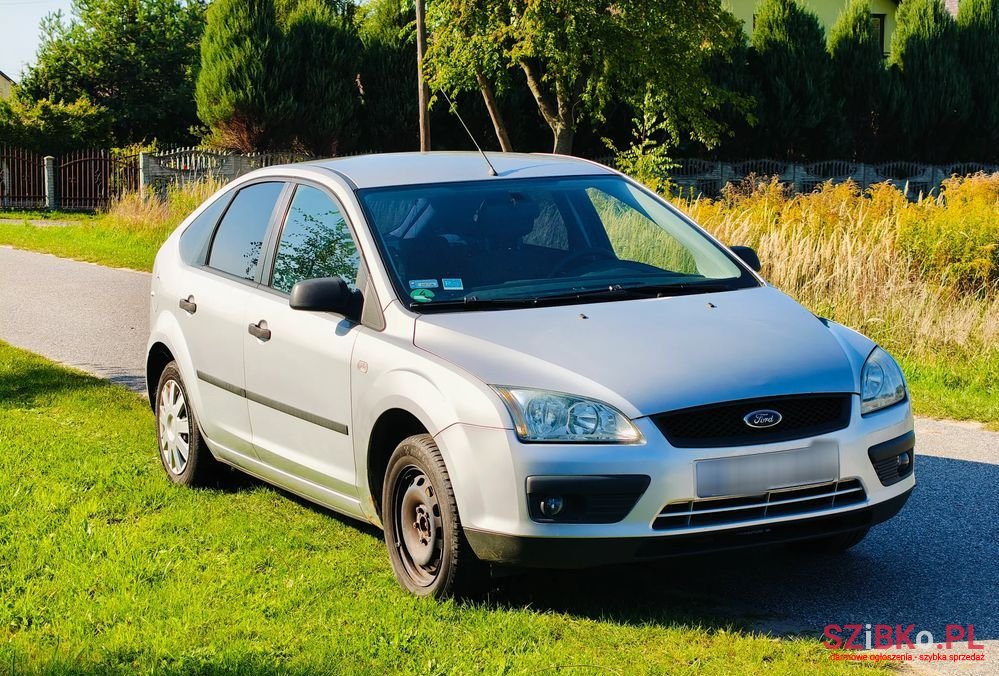 2005' Ford Focus photo #2