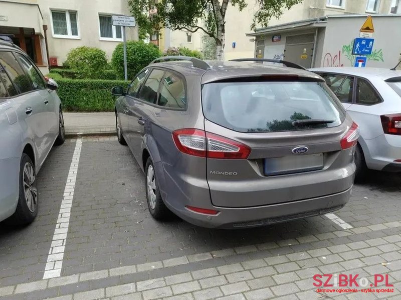 2011' Ford Mondeo photo #2