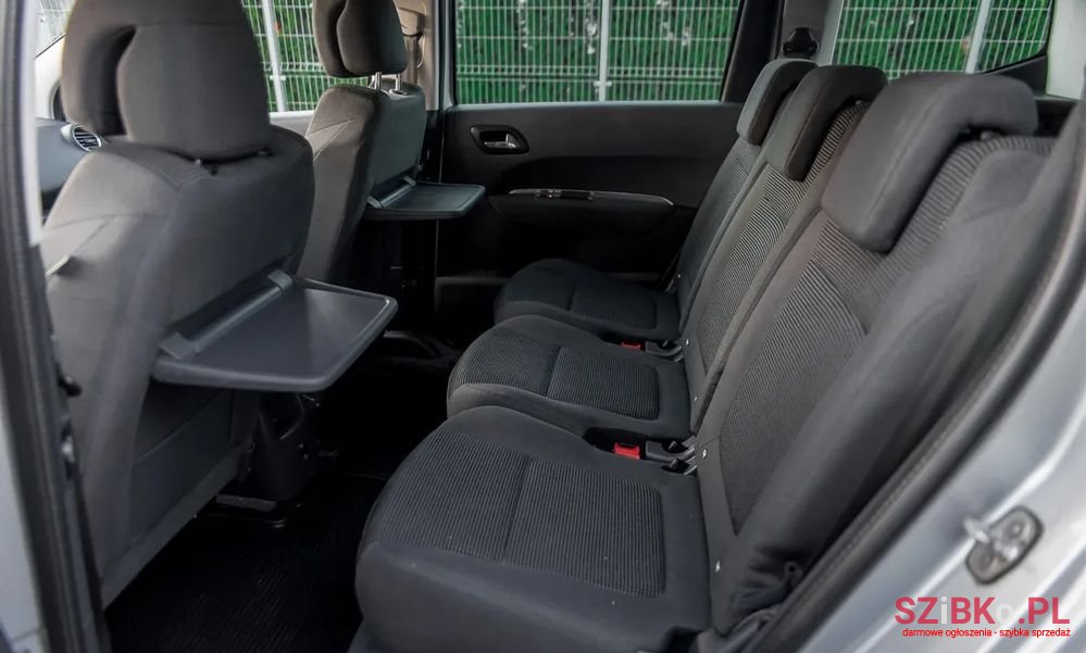 2016' Peugeot 5008 photo #4