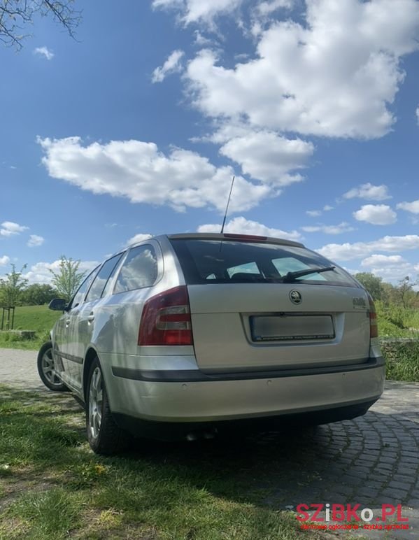 2005' Skoda Octavia photo #2