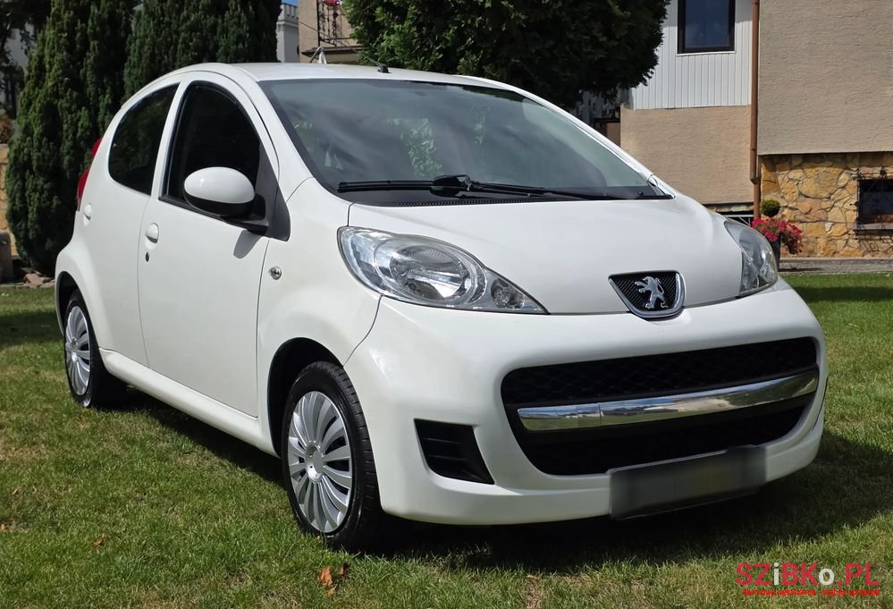 2011' Peugeot 107 1.0 Trendy photo #5