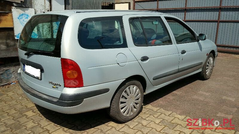 2001' Renault Megane photo #2