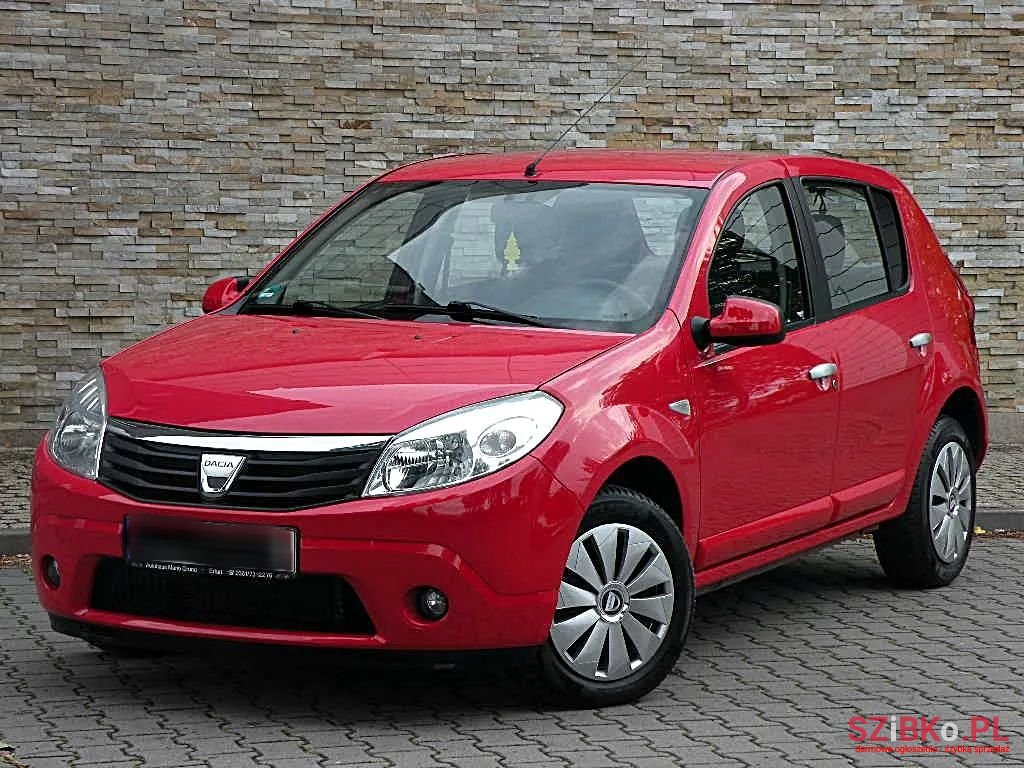 2008' Dacia Sandero photo #2
