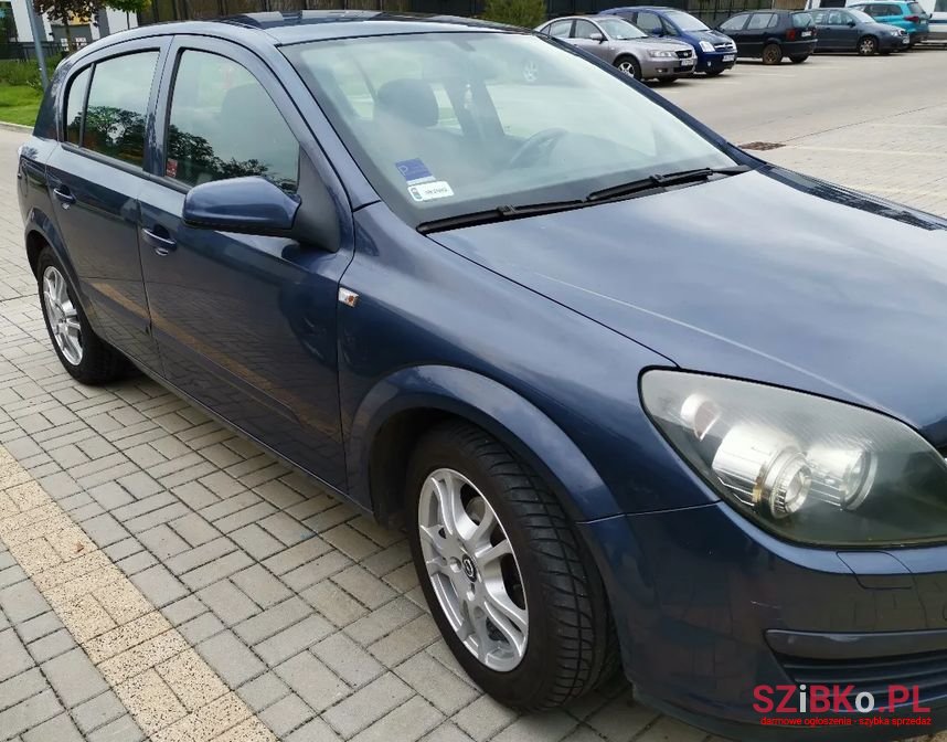2006' Opel Astra photo #2