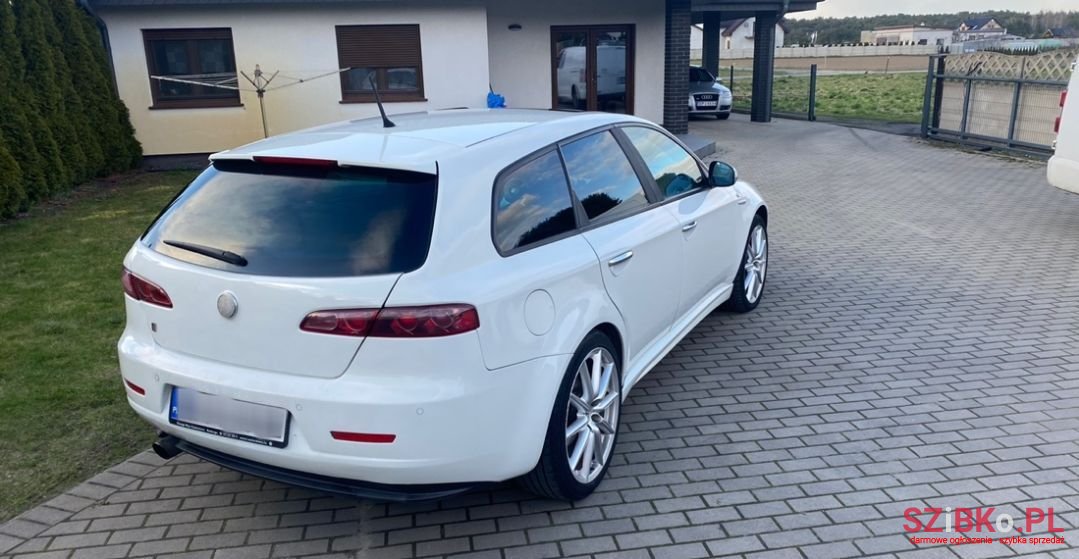 2008' Alfa Romeo 159 photo #4