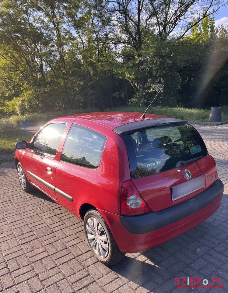 2002' Renault Clio photo #5