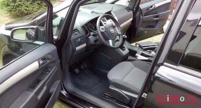 2008' Opel Zafira photo #1