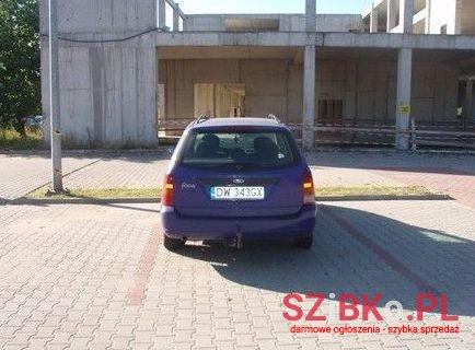 2000' Ford Focus photo #2