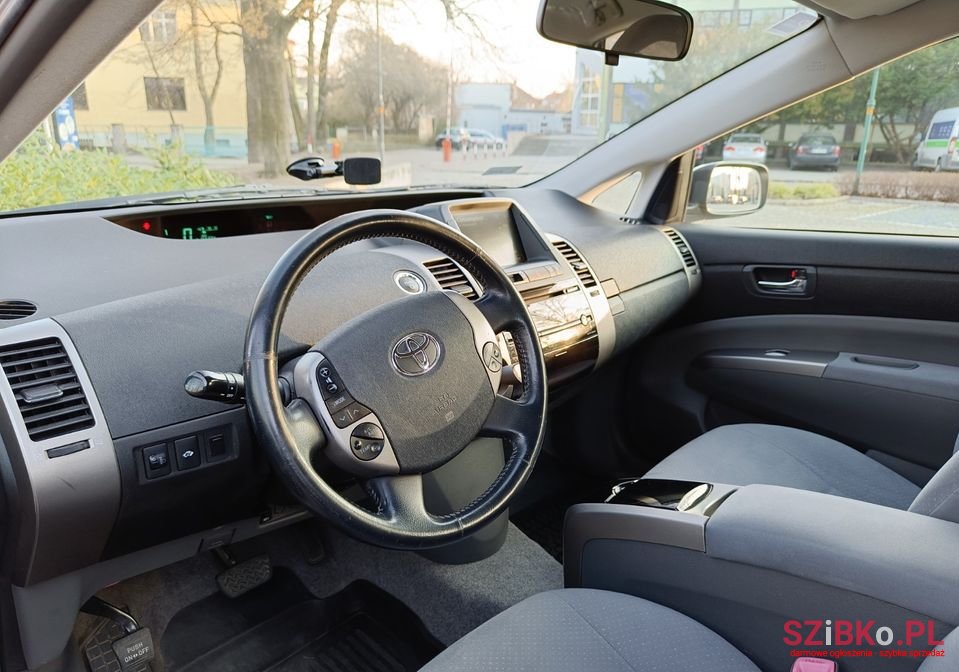 2008' Toyota Prius photo #5