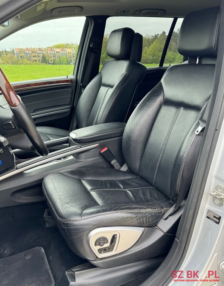 2008' Mercedes-Benz GL photo #2