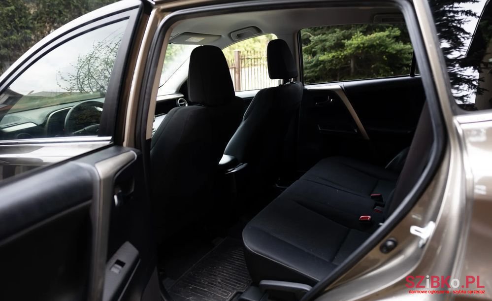 2013' Toyota RAV4 photo #4