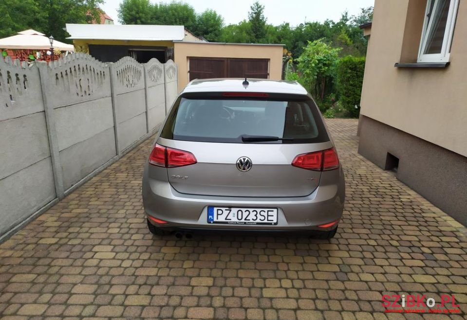 2015' Volkswagen Golf photo #5