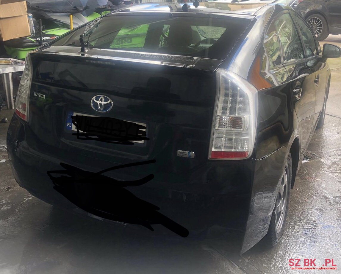 2010' Toyota Prius photo #2