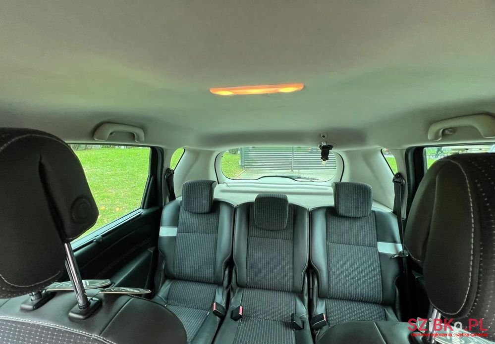 2011' Renault Scenic 1.5 Dci Intens Edc photo #6