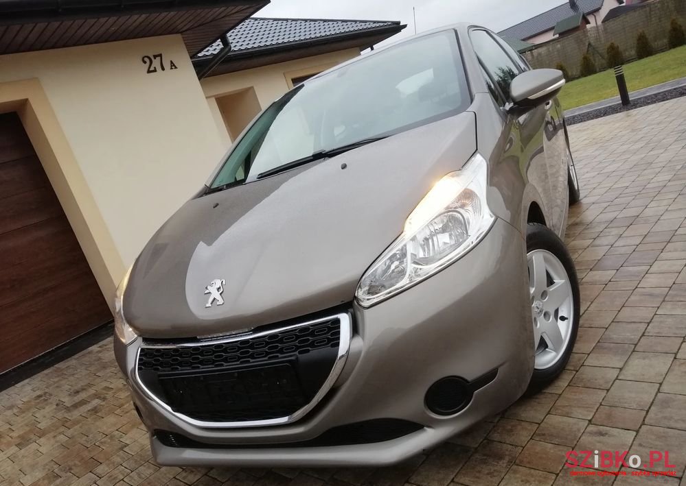 2013' Peugeot 208 photo #5