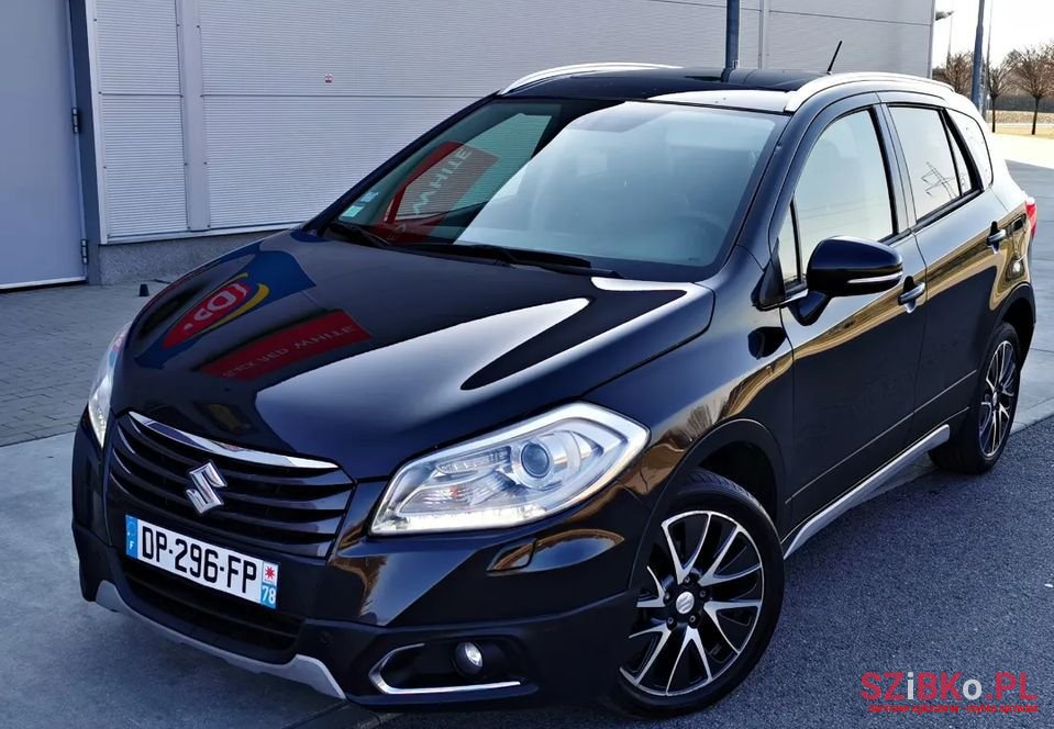 2015' Suzuki Sx4 S-Cross photo #1