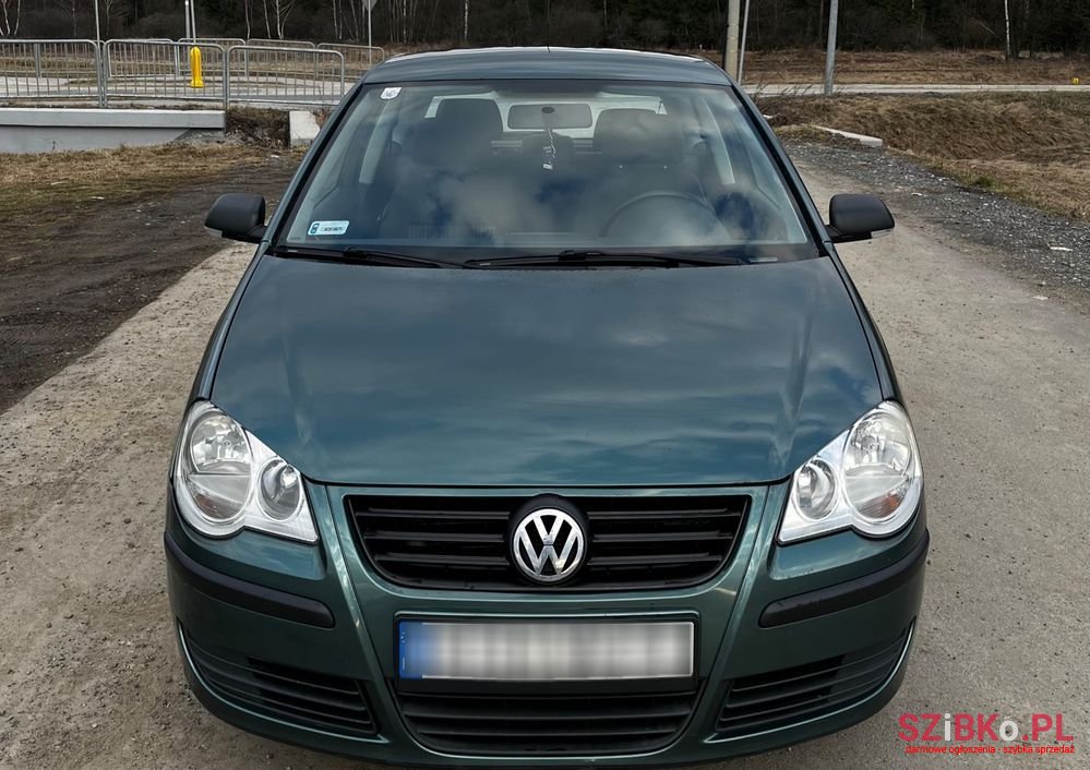 2005' Volkswagen Polo photo #5