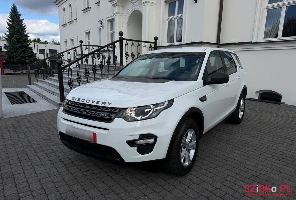 2017' Land Rover Discovery Sport photo #3