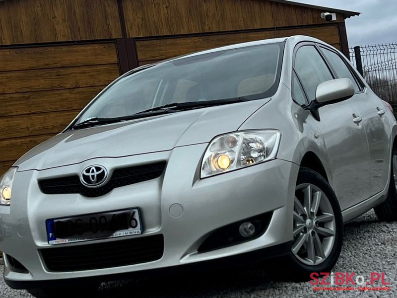 2009' Toyota Auris photo #1