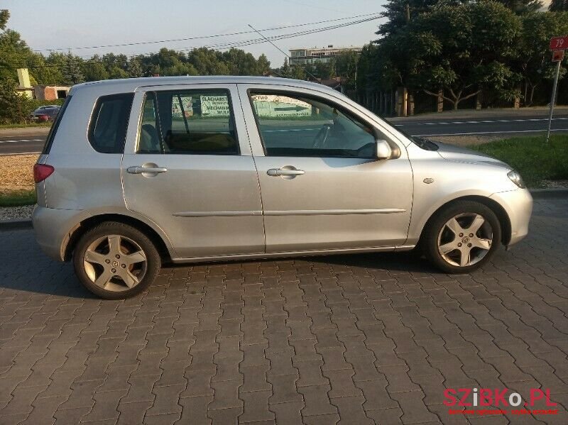 2005' Mazda 2 photo #2