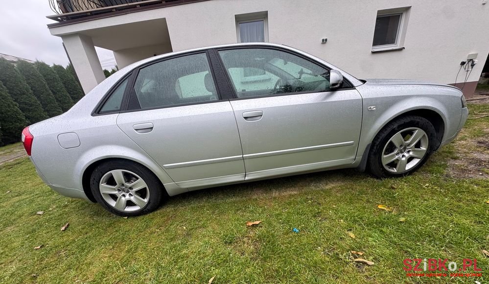 2002' Audi A4 Avant photo #3