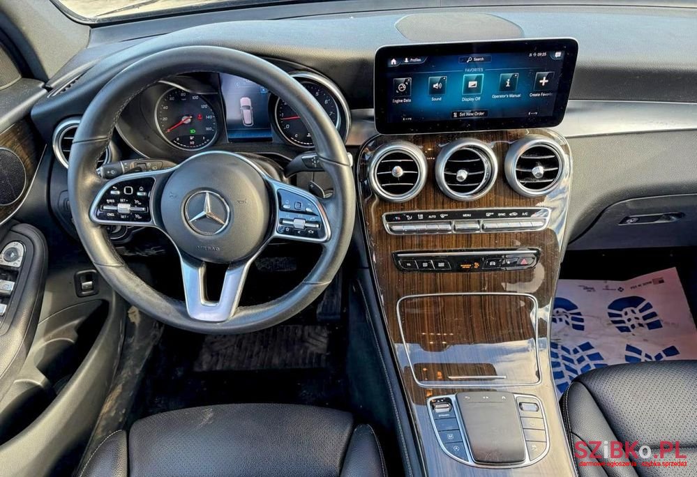 2019' Mercedes-Benz GLC 300 4Matic 9G-Tronic photo #5