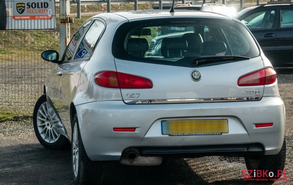 2005' Alfa Romeo 147 photo #5