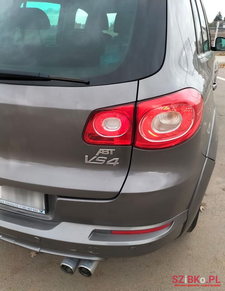 2009' Volkswagen Tiguan photo #5