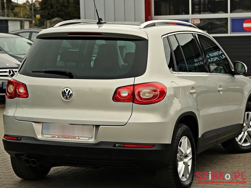 2010' Volkswagen Tiguan photo #6