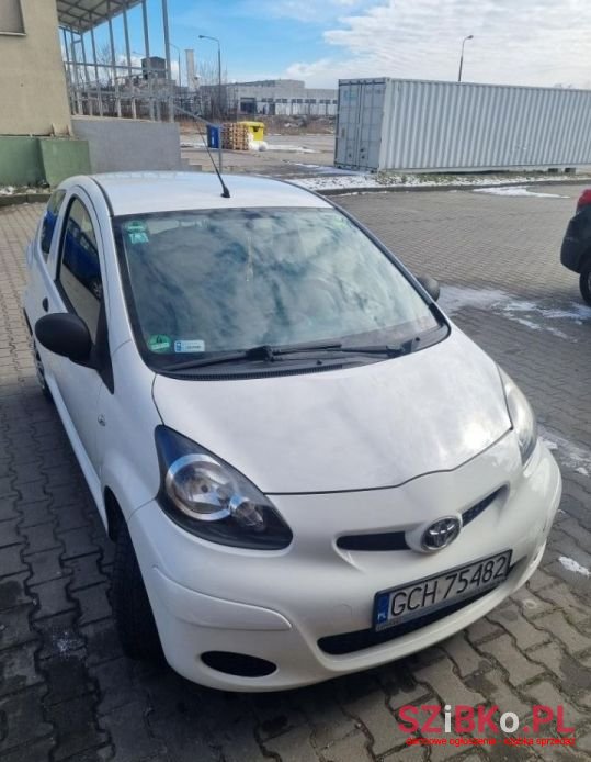 2010' Toyota Aygo photo #2