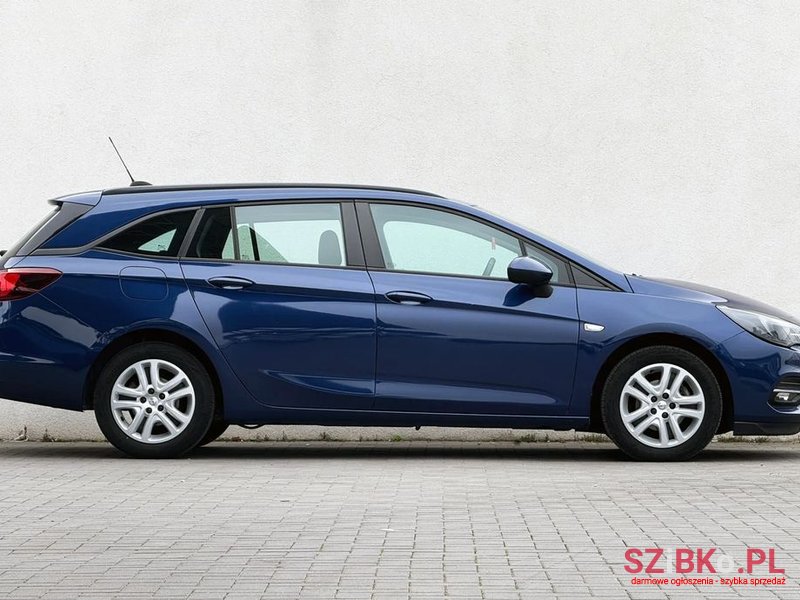 2020' Opel Astra V 1.5 Cdti Edition photo #3