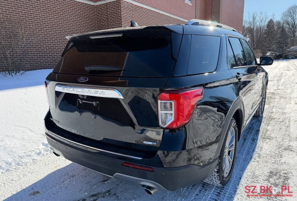 2020' Ford Explorer photo #6