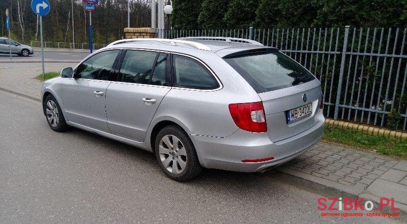 2011' Skoda Superb photo #1