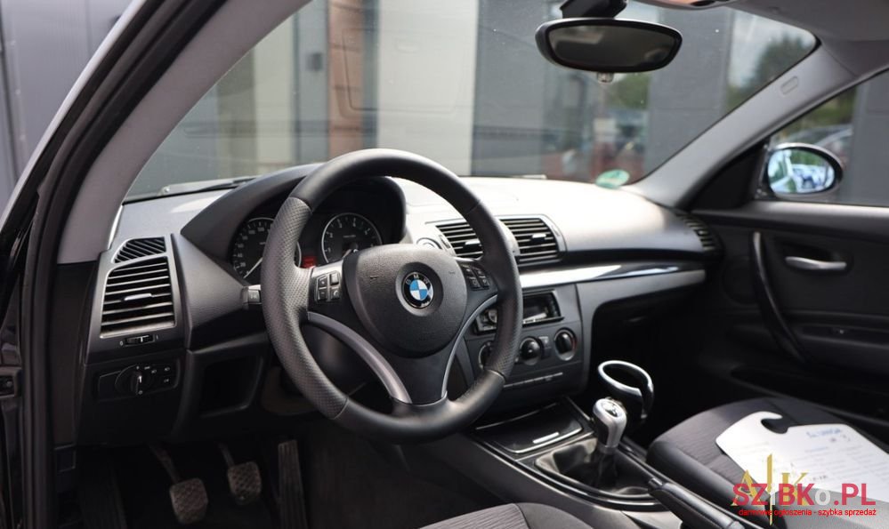 2008' BMW 1 Series photo #6
