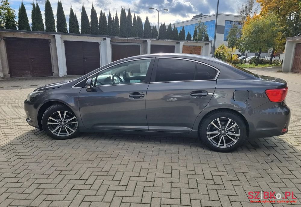 2012' Toyota Avensis photo #3