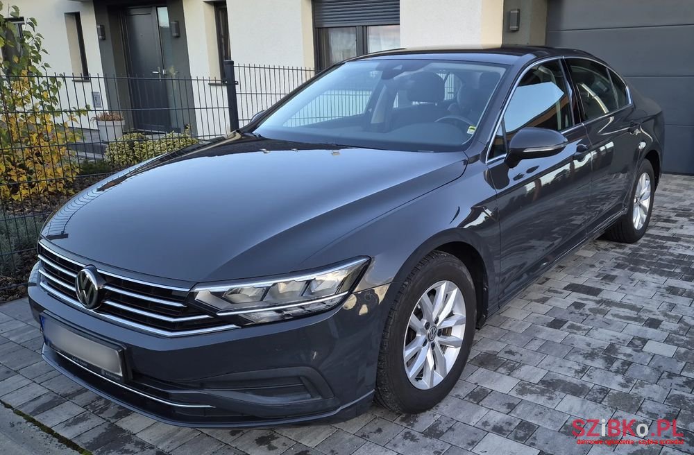 2019' Volkswagen Passat photo #1