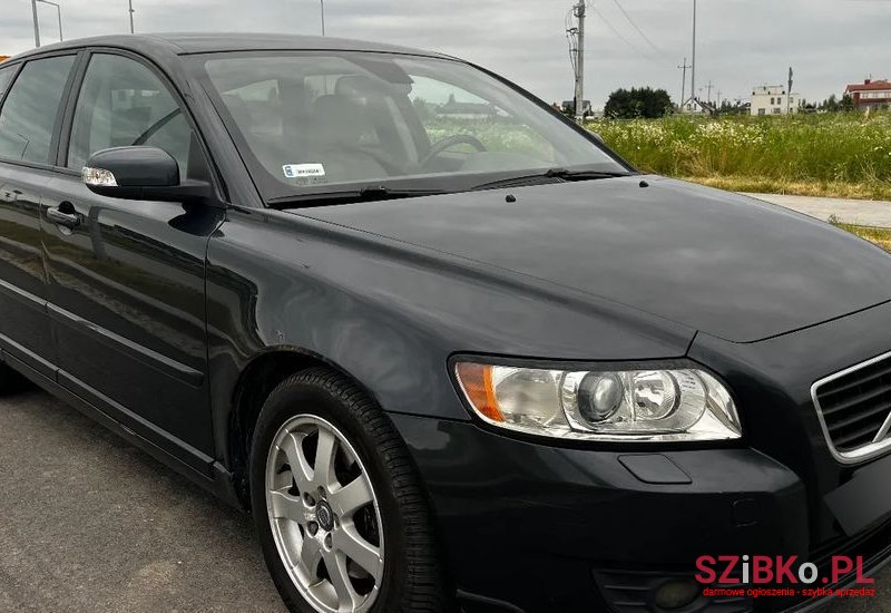 2009' Volvo V50 2.0D Momentum photo #2