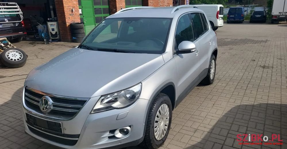2010' Volkswagen Tiguan photo #1