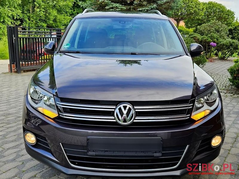 2015' Volkswagen Tiguan photo #2