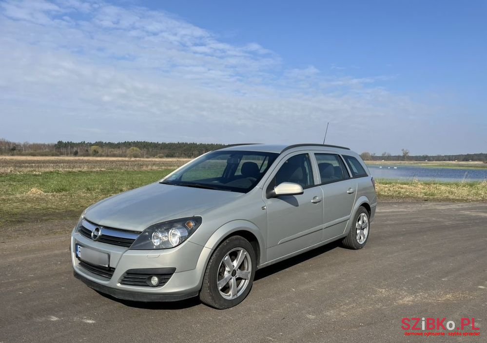 2006' Opel Astra photo #1