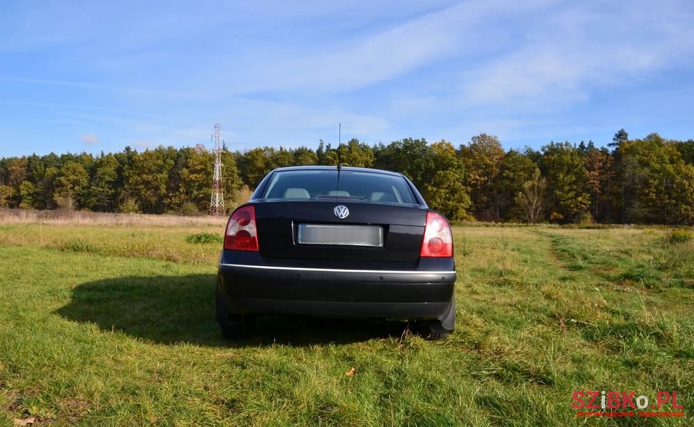 2003' Volkswagen Passat 1.8T Trendline photo #3