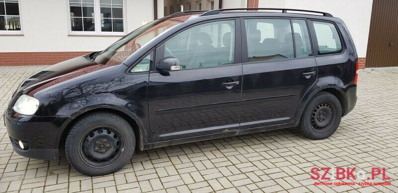 2005' Volkswagen Touran photo #1